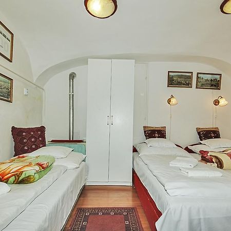 Barokk Vendeghaz Hotel Егер Екстериор снимка