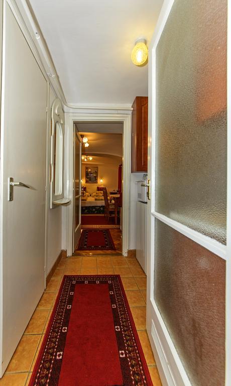 Barokk Vendeghaz Hotel Егер Стая снимка