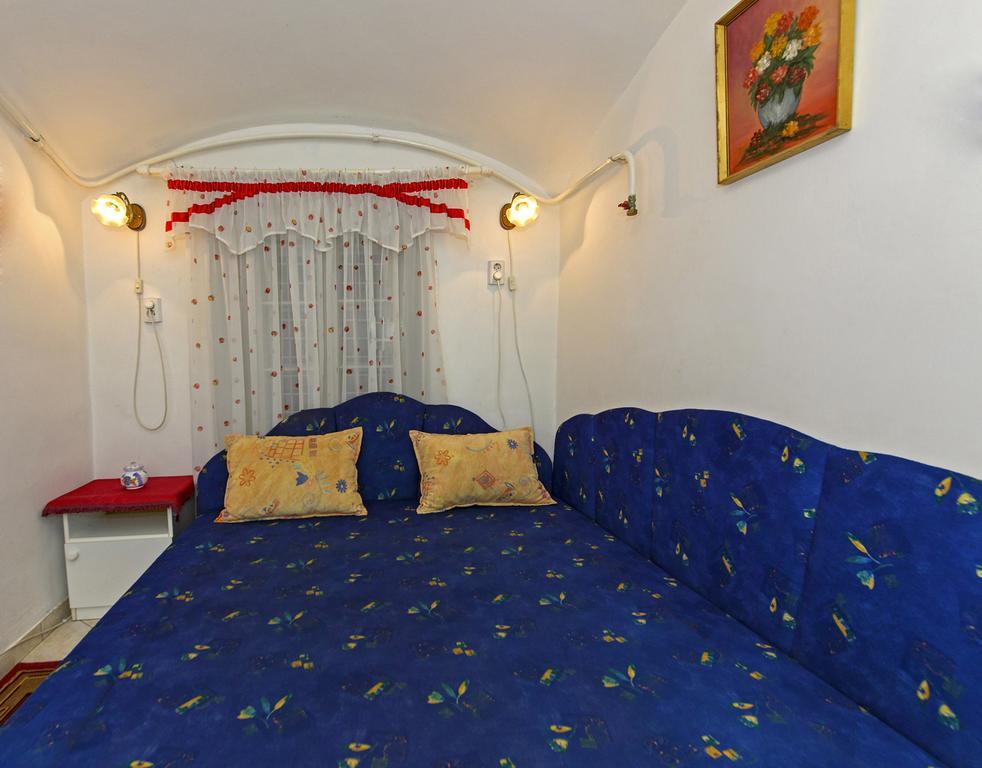 Barokk Vendeghaz Hotel Егер Стая снимка