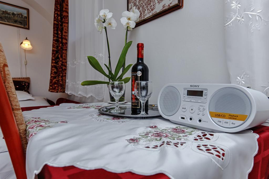 Barokk Vendeghaz Hotel Егер Екстериор снимка