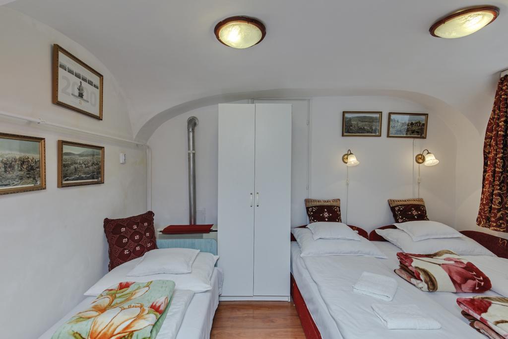 Barokk Vendeghaz Hotel Егер Екстериор снимка