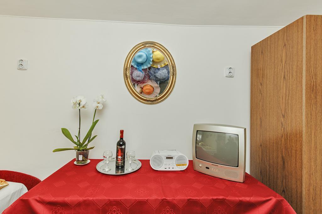 Barokk Vendeghaz Hotel Егер Екстериор снимка